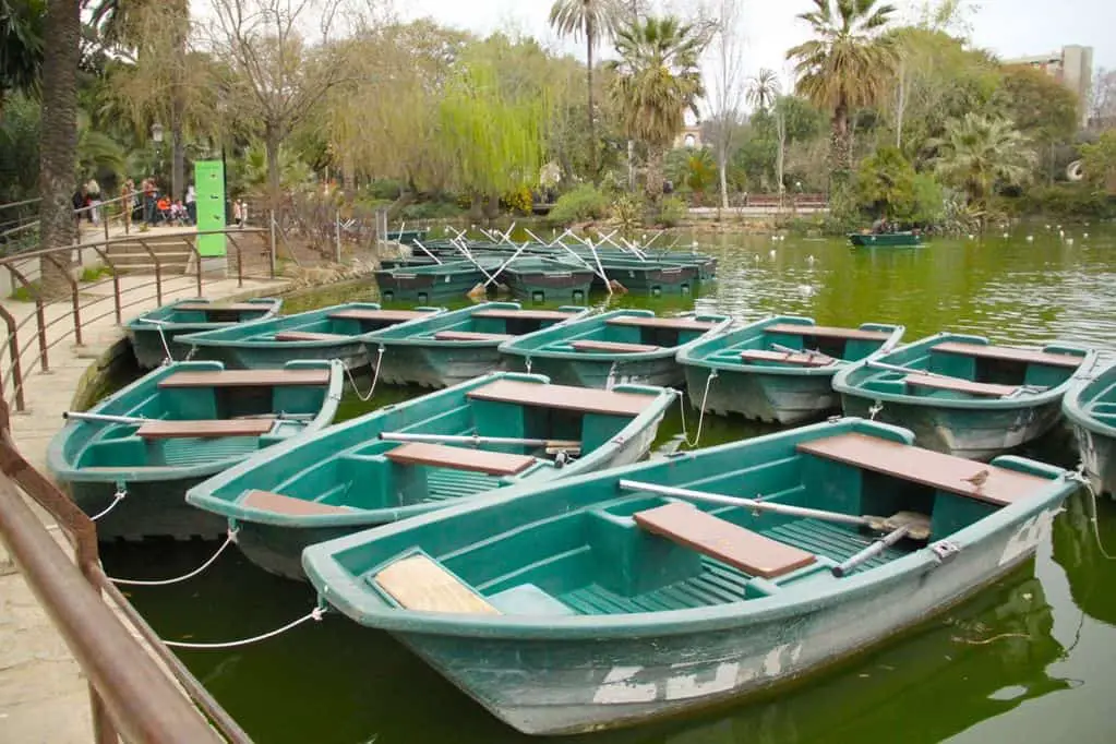 Ciutadella Park Barcelona Lake boats