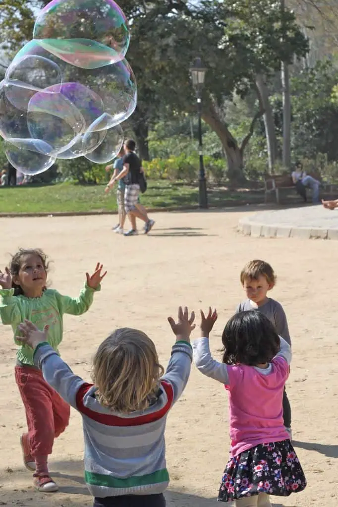 Ciutadella Park Barcelona bubbles