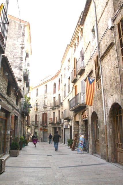 Besalu streets