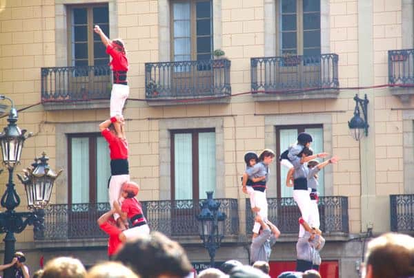 Barcelona, Spain. 31st Dec, 2021. People are seen queuing to enter