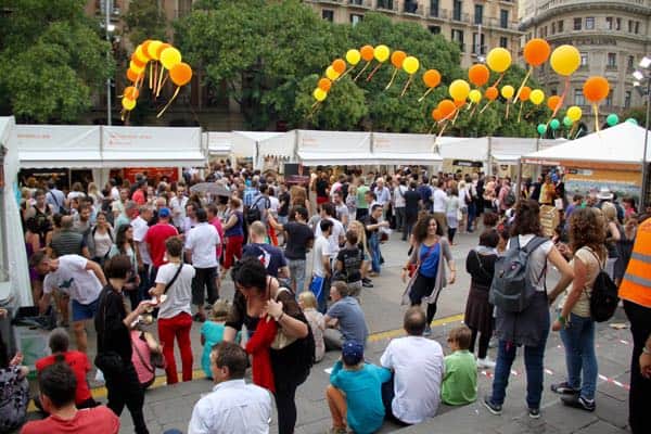 Avoid pickpockets: Barcelona, Spain