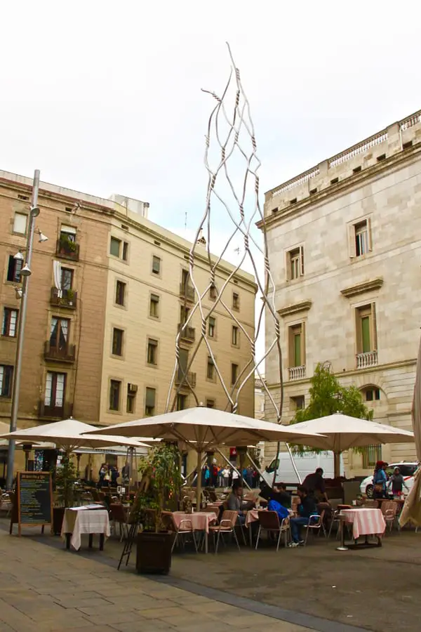 What to see in Barcelona: quaint, chill plazas.