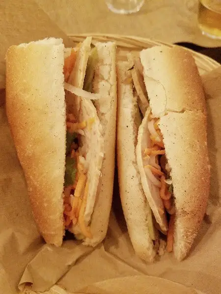 Vietnamese street food at Viet Kitchen. The classic banh mi. Finally, vietnamita a domicilio! Barcelona, it's been too long.