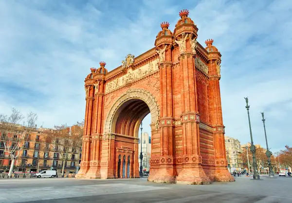 What to do in Barcelona in 4 days: Visit the Arc de Triomf!