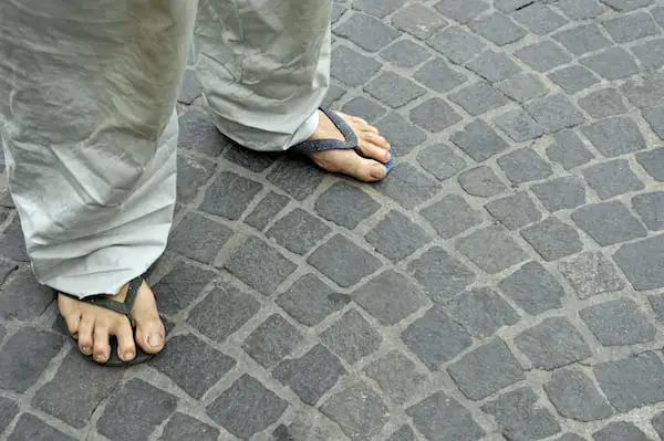 Wear comfortable stylish shoes instead of flip flops