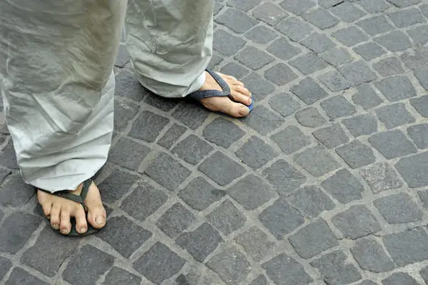 Is it bad to wear flip-flops?